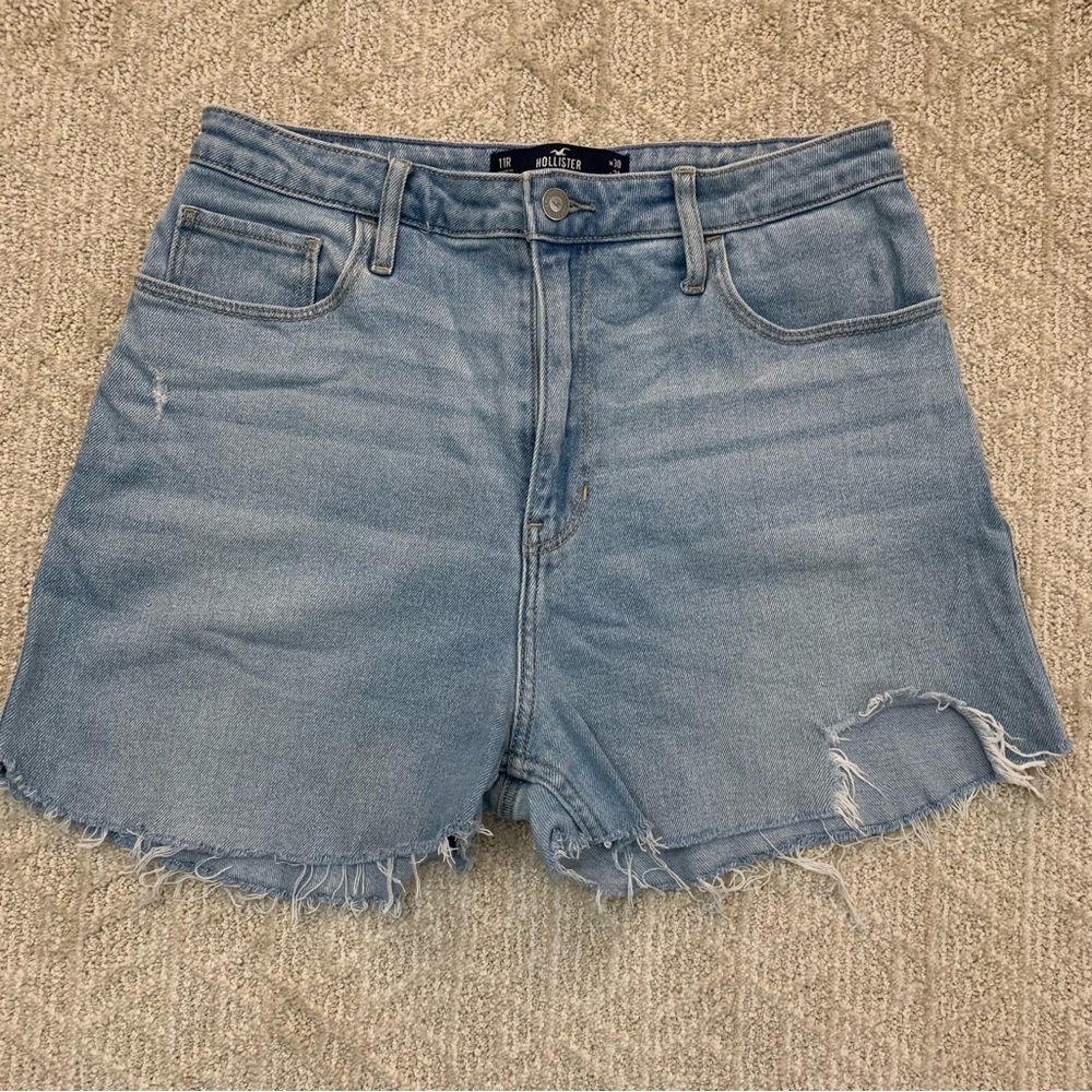 Hollister jeans Shorts women’s size 30 light blue some distressed  11 R soft